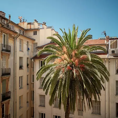 2 Climatisées Au Carré D Or à 5 Min Des Plages Et De La Promenade Des Dans Un Environnement Calme Appartamento *